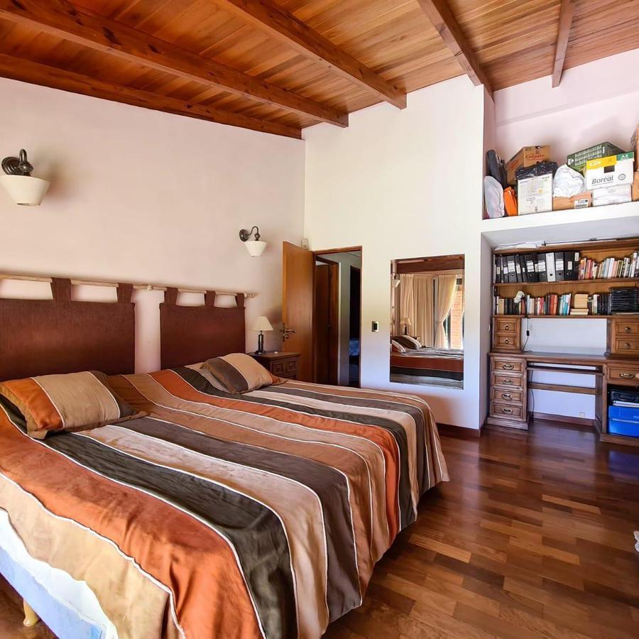 Casa de Categoria en Barrio San Isidro, 3 Habitaciones, 3 Baños, Pileta, Quincho 1