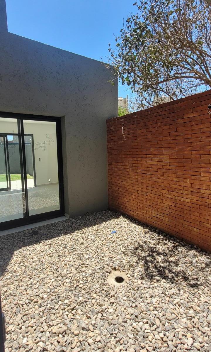 Casa de 2 Dorm. Claros del Bosque a Estrenar 3