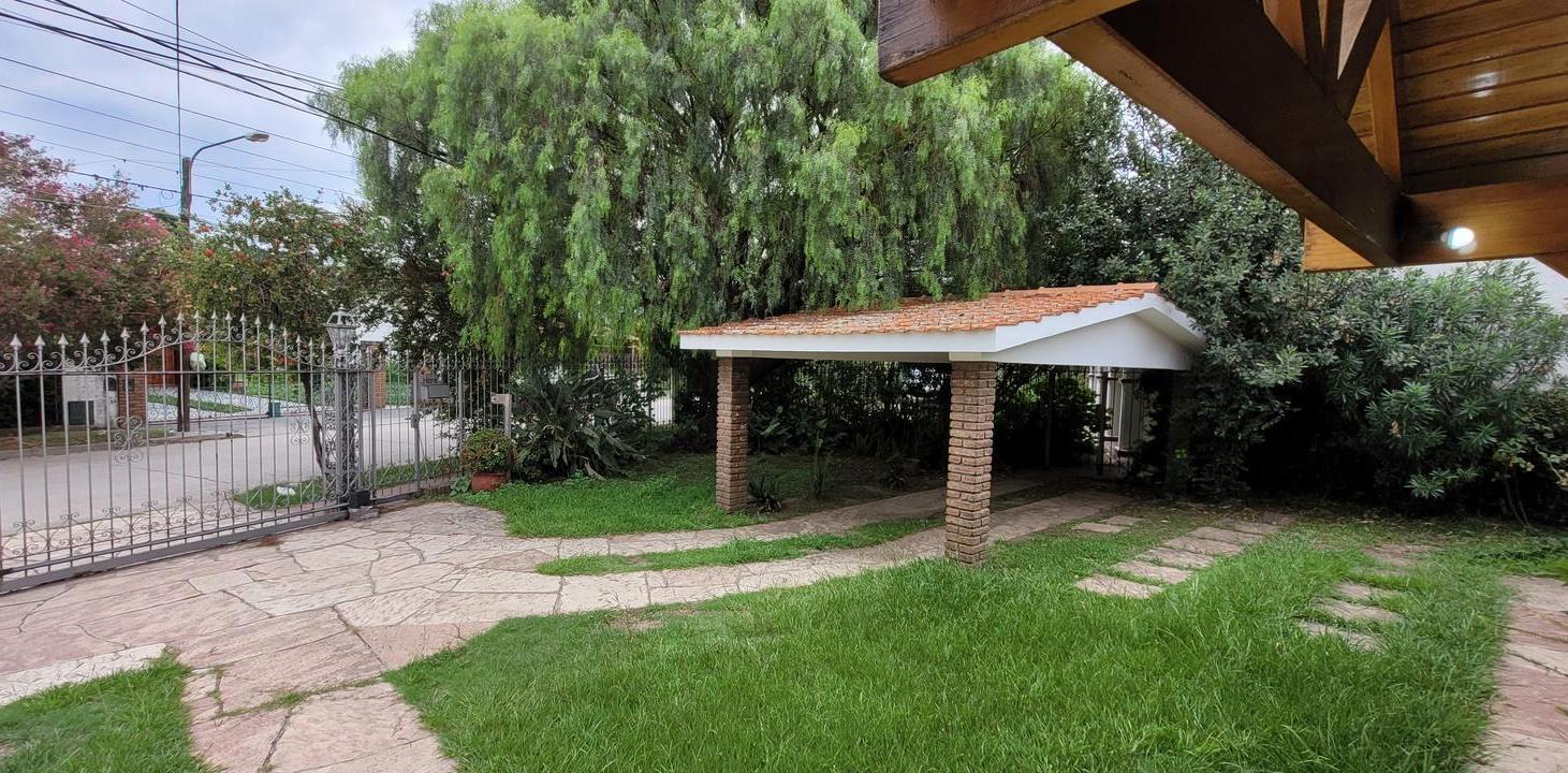 Casa 4 Dormitorios 3 baños y Pileta