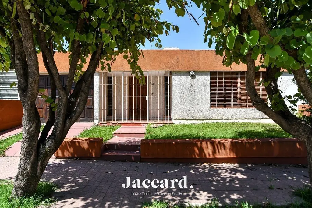 Casa en barrio san martin 4