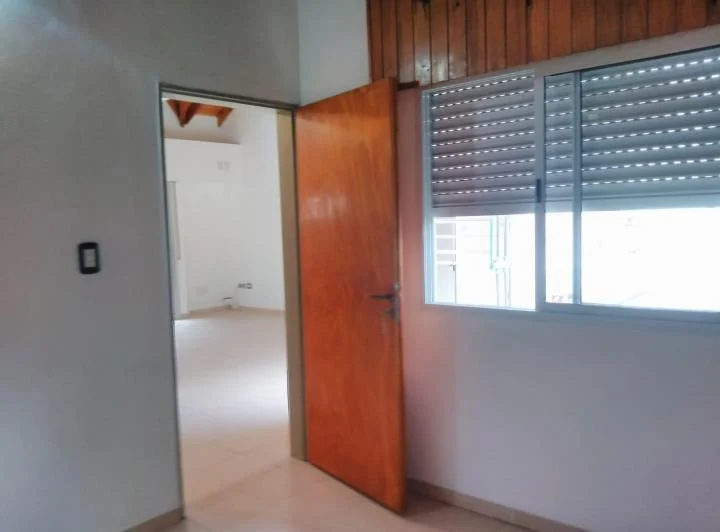 DEPARTAMENTO DE 2 AMBIENTES EN ALQUILER. CIUDAD EVITA. 4