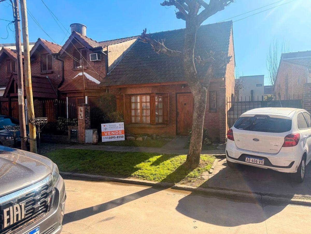 Foto de CASA EN VENTA DE 3 AMBIENTES – BARRIO PUERTAS DEL SOL - CIUDAD EVITA., imagen 2