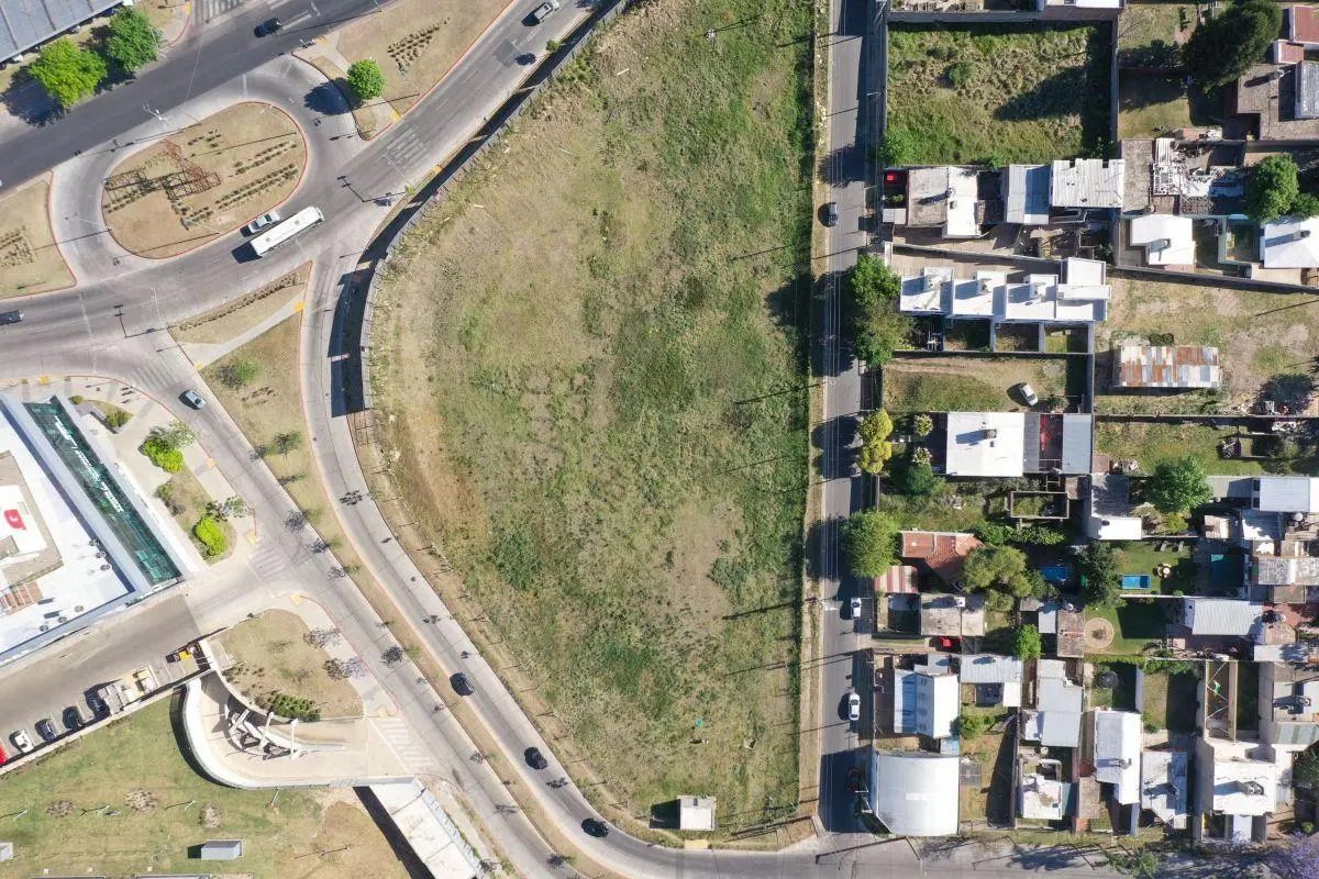 Terreno con ubicación estratégica para gran desarrollo de Uso Mixto 5