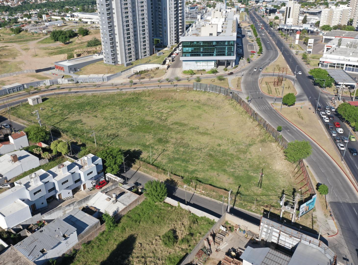 Terreno con ubicación estratégica para gran desarrollo de Uso Mixto