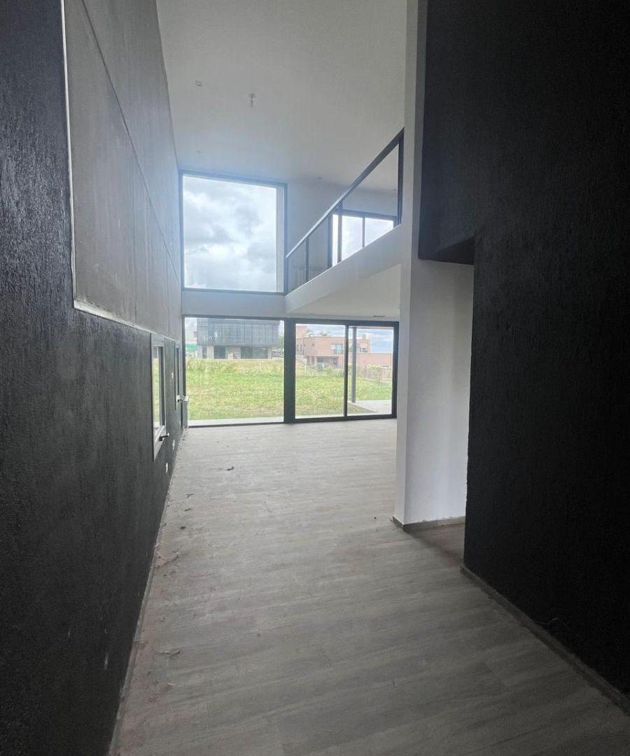 ESPECTACULAR CASA A ESTRENAR LA ARBOLADA 3 DOR 3 BAÑOS ESCRITORIO