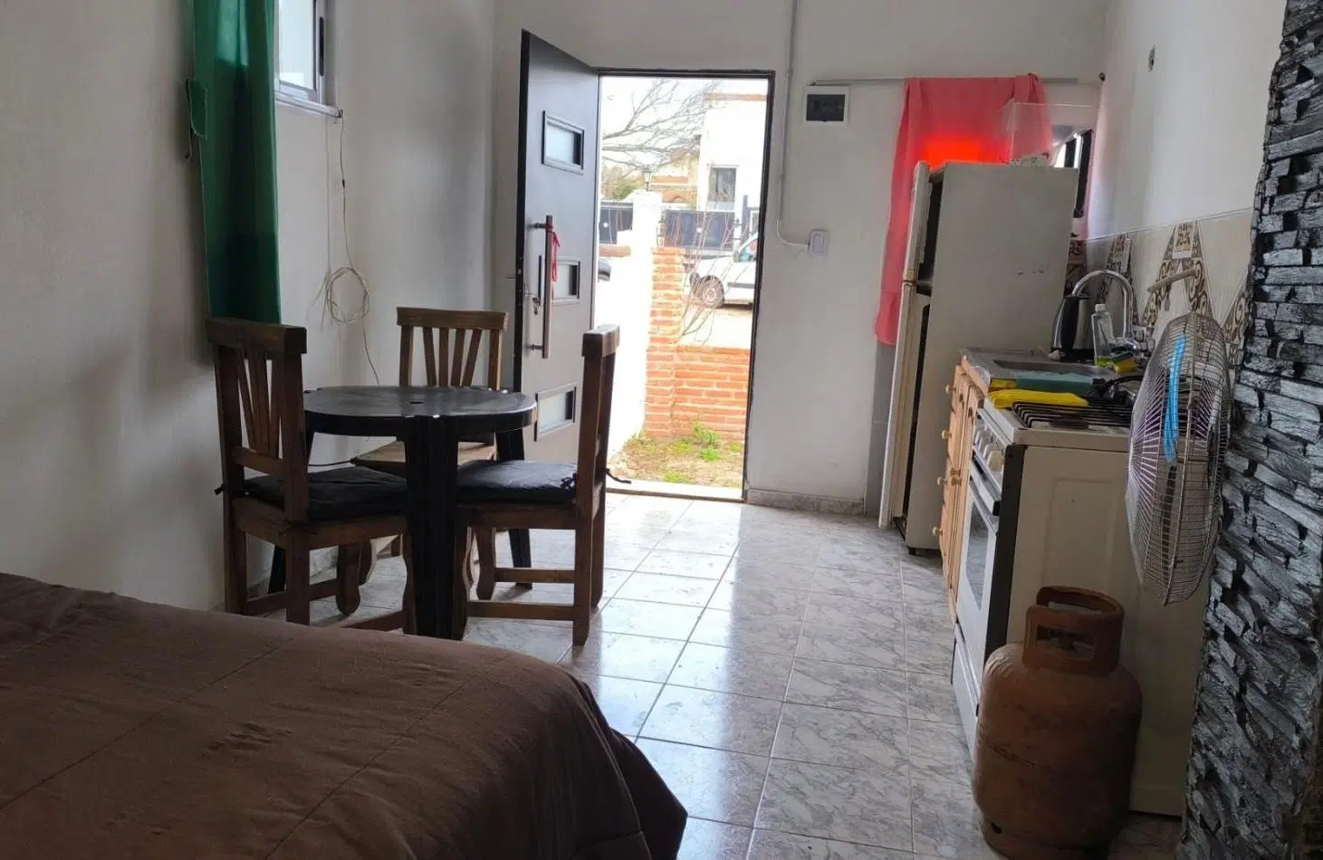 ALQUILER AMOBLADO DE MONOAMBIENTE-SIQUIMAN 2