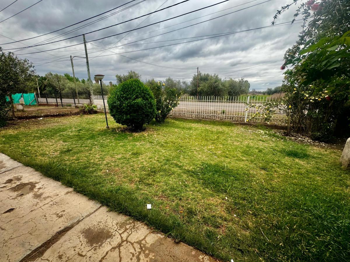 ¡Chalet en Venta en Carril Godoy Cruz! con un Amplio Terreno y Galpón! 4