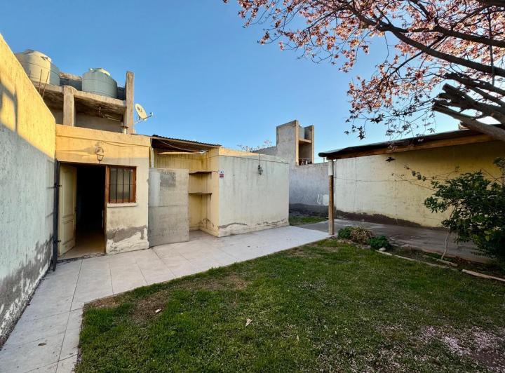 ¡CASA EN ALQUILER EN LUZURIAGA! MAIPU! 4