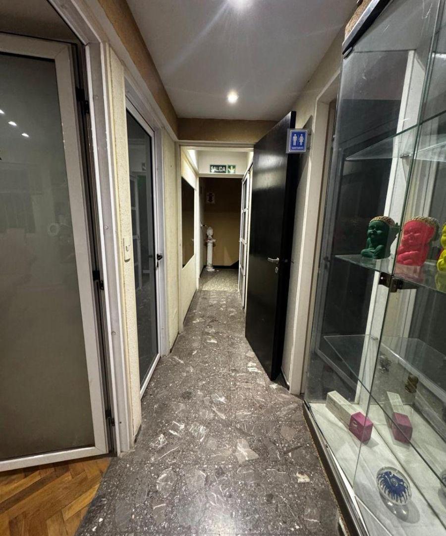 Foto de ¡Alquiler de Oficinas en ciudad! Frente a la clínica Santa Maria!, imagen 4
