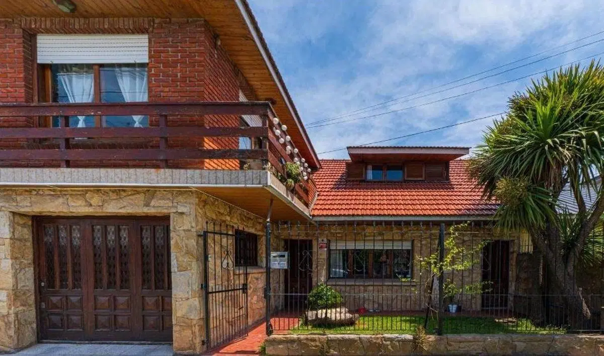 OPORTUNIDAD! Chalet 5 ambientes + quincho + parque / APTO CREDITO 4