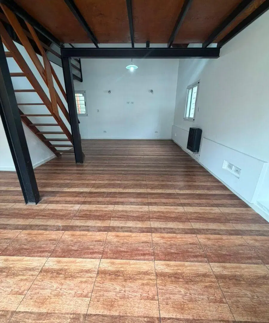 Alquiler PH 2 ambientes amplio tipo loft con patio 5