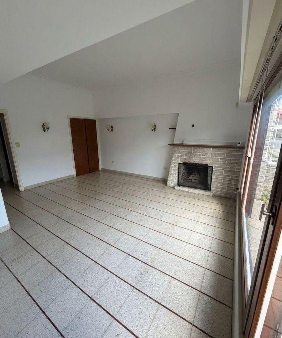 Foto de Alquiler 24 meses excelente chalet 4 ambientes en Los Troncos, imagen 1