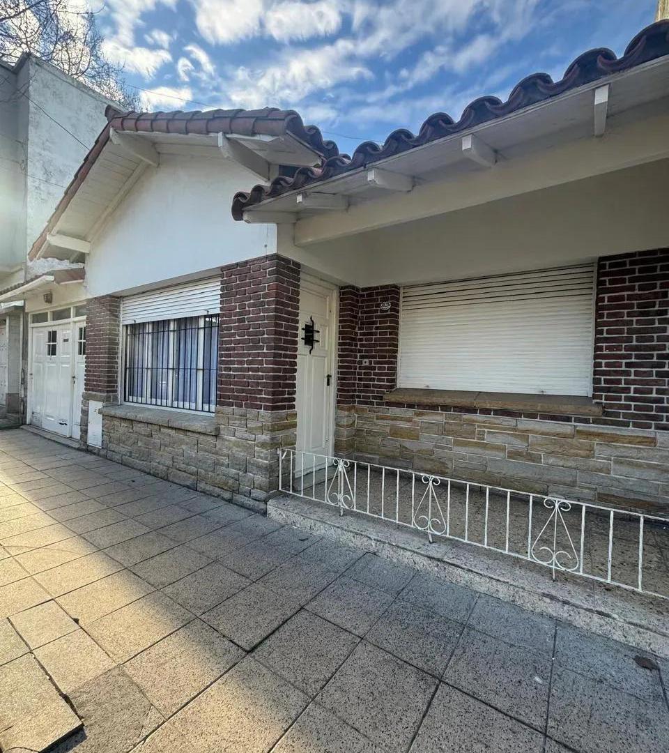 Foto de Alquiler Casa 3 Ambientes Con Patio Cochera | San José, imagen 3