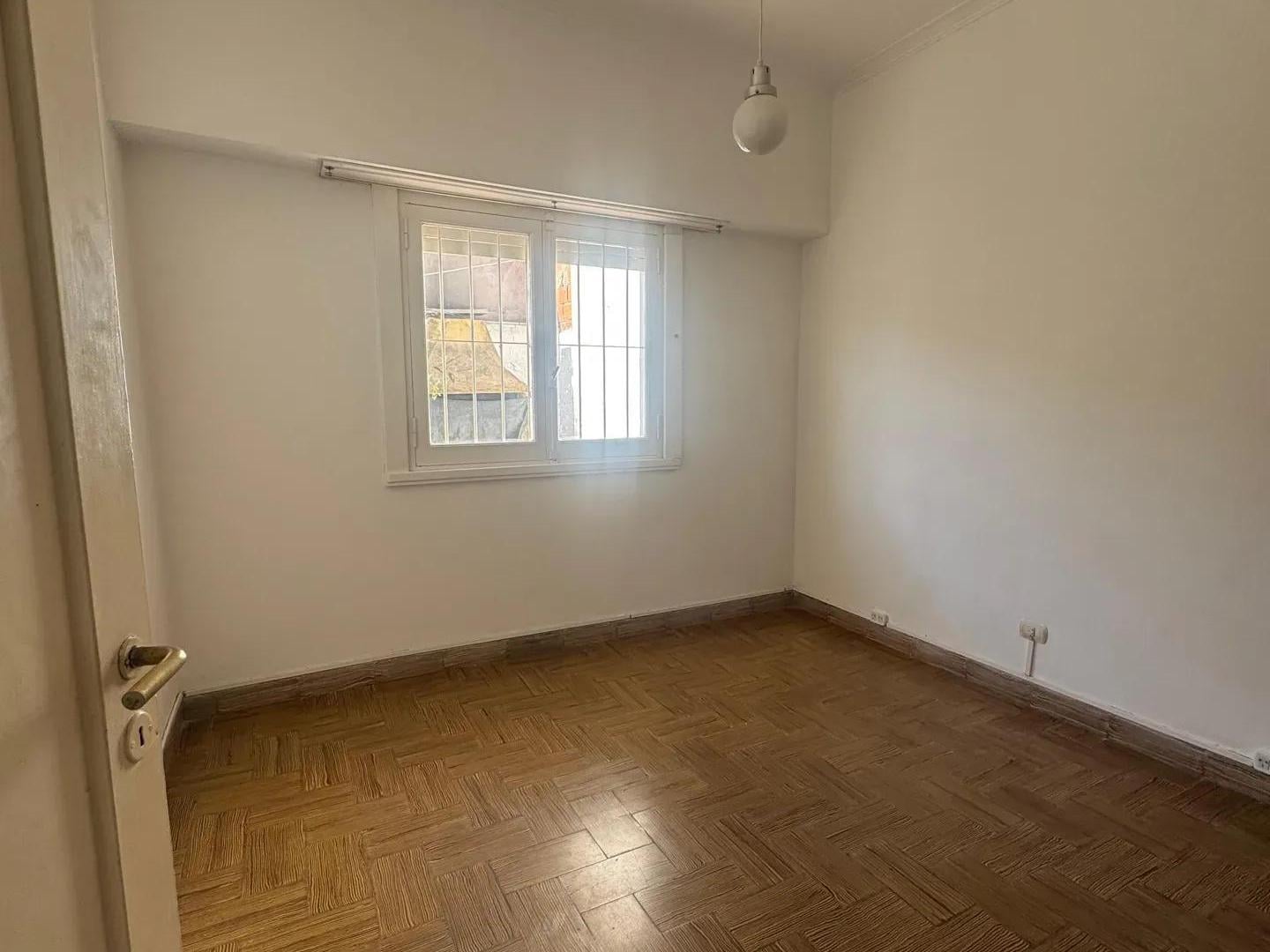 Foto de Alquiler Casa 3 Ambientes Con Patio Cochera | San José, imagen 2