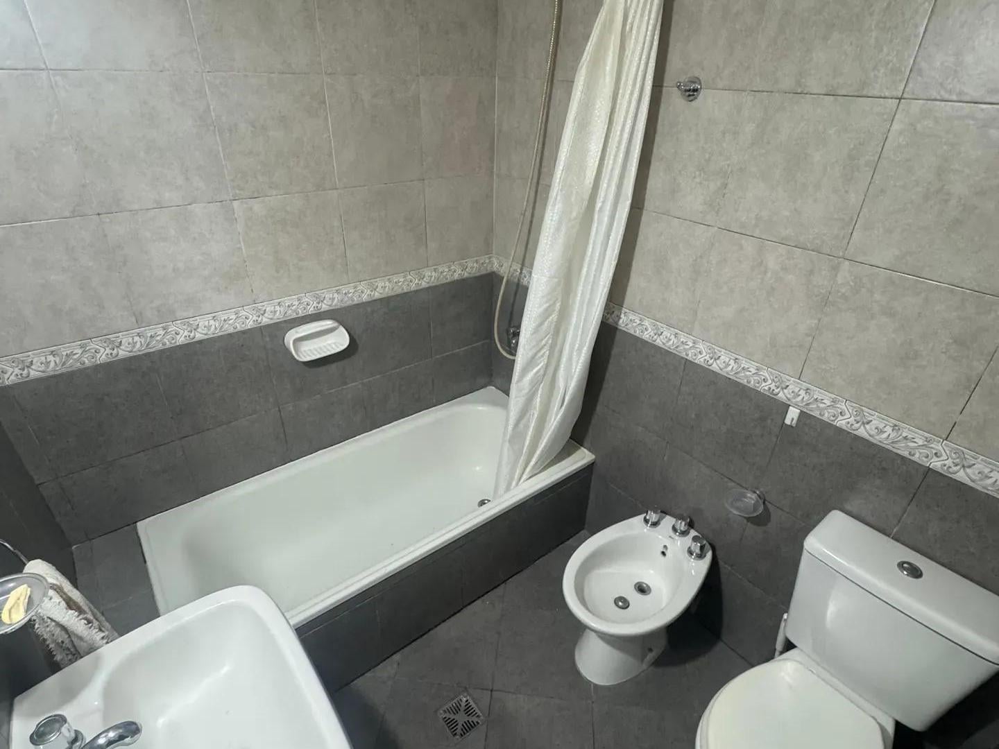 Foto de Alquiler Casa 3 Ambientes Con Patio Cochera | San José, imagen 5
