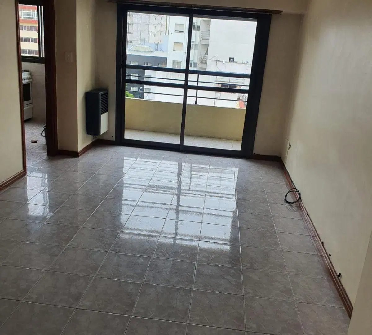 DUEÑO - UN AMBIENTE - "A LA CALLE" - CON "BALCÓN" - GRAN CATEGORÍA" EDIFICIO - COCINA SEP. AMPLIA 5