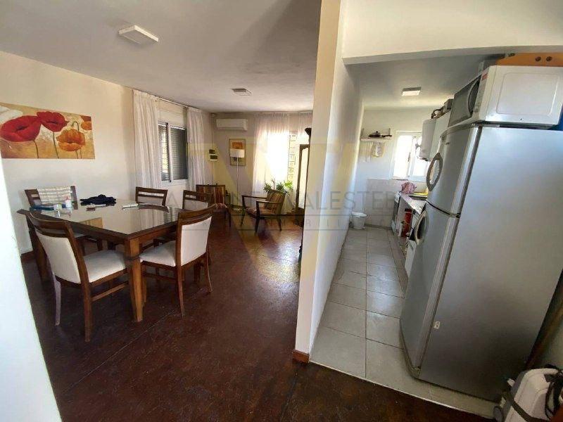 Galpón 353 m² + Oficinas y Salon de Venta 92 m² + Depto 1 Dorm. (Gv 033) 5