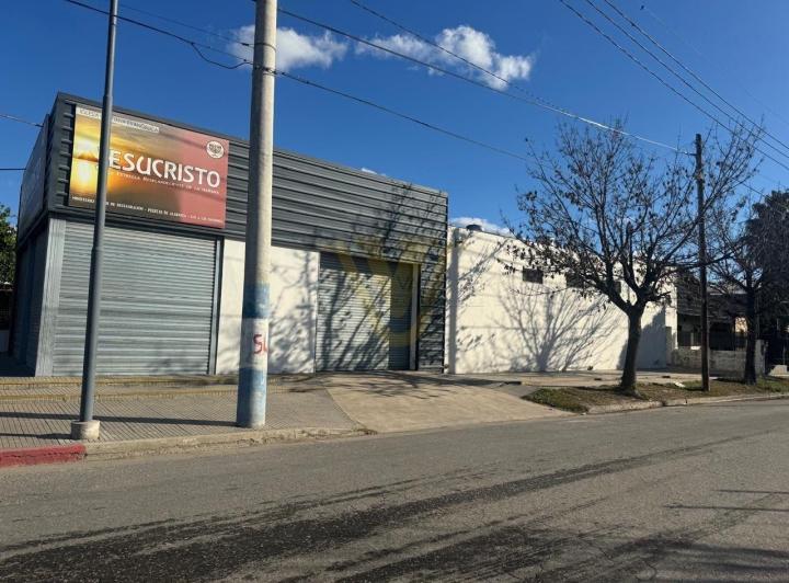 Impecable Local Esquina 378m2 Cub. (LOAV 025) 2