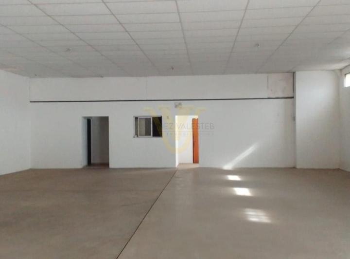 Impecable Local Esquina 378m2 Cub. (LOAV 025) 4