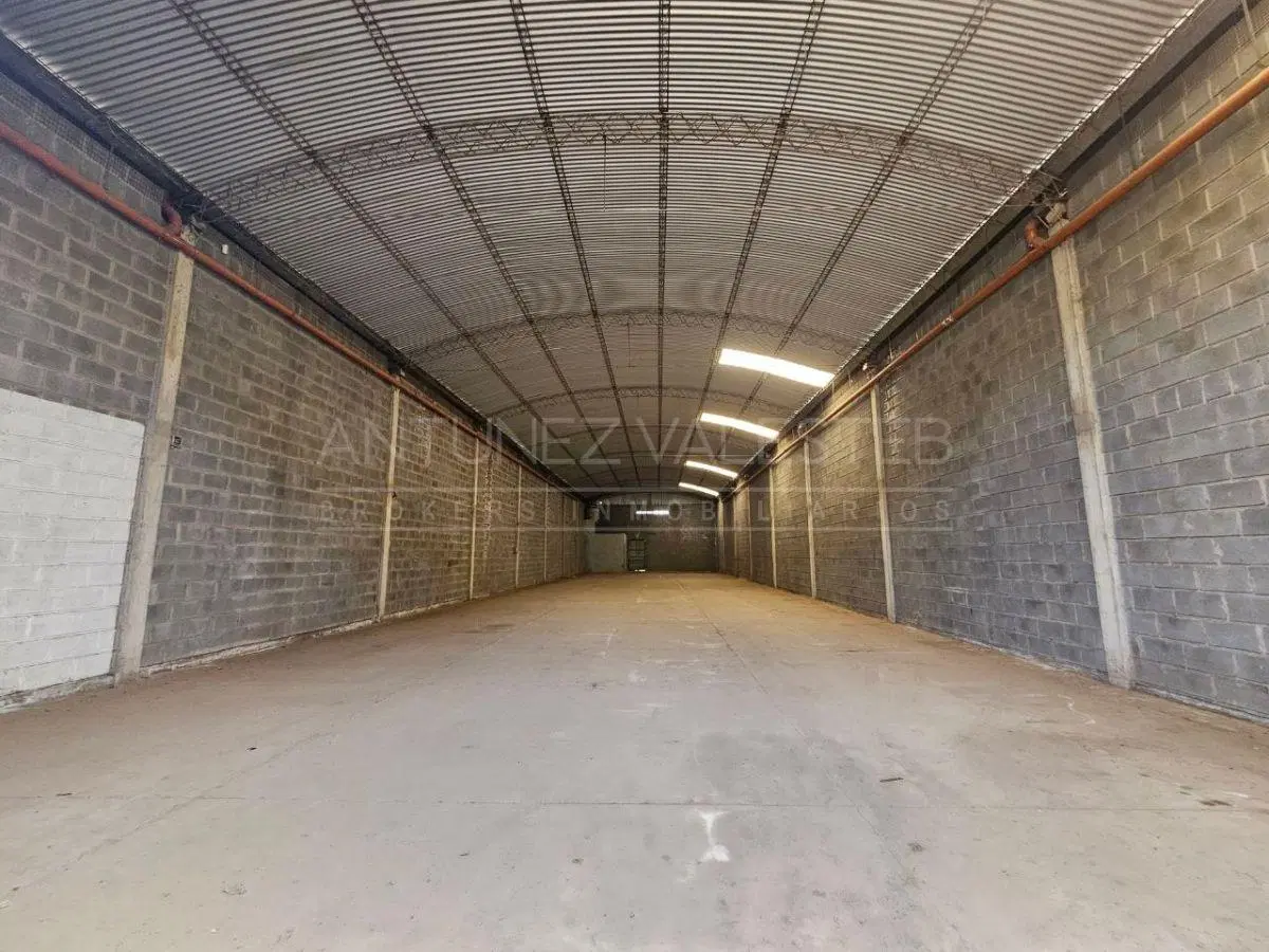 Alquilo 4 Naves De 400m2 Cub. C/u Sobre Av. J. B. Justo. Predio Cerrado (ga 317) 2