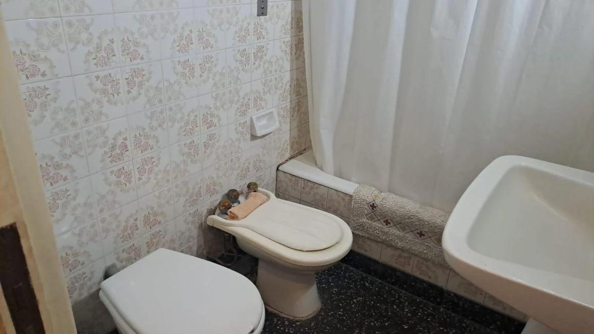 Foto de CASA 4 AMBIENTES CON COCHERA EN PARQUE CHACABUCO, imagen 3