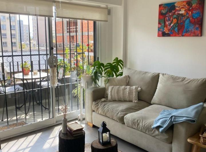 Hermoso departamento de 2 ambientes en alquiler en el centro de Lanús 2