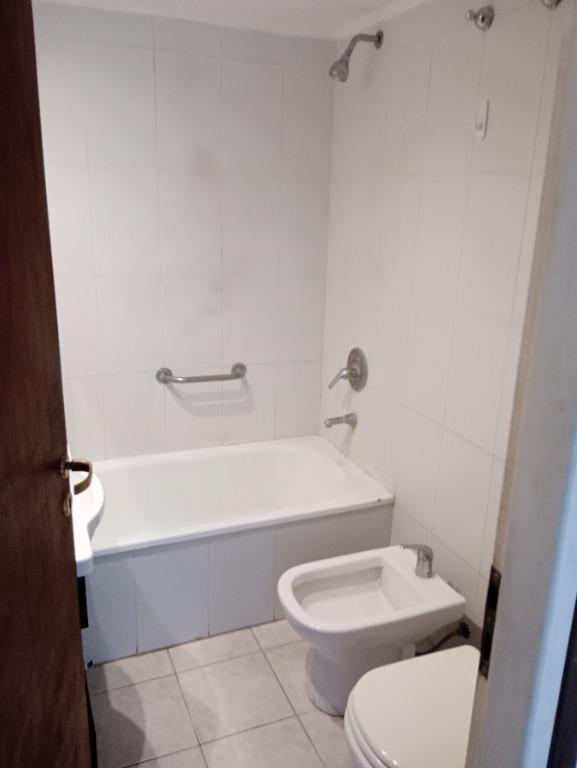 VENTA HERMOSO DEPTO 2 AMB EN BROWN Y CATAMARCA