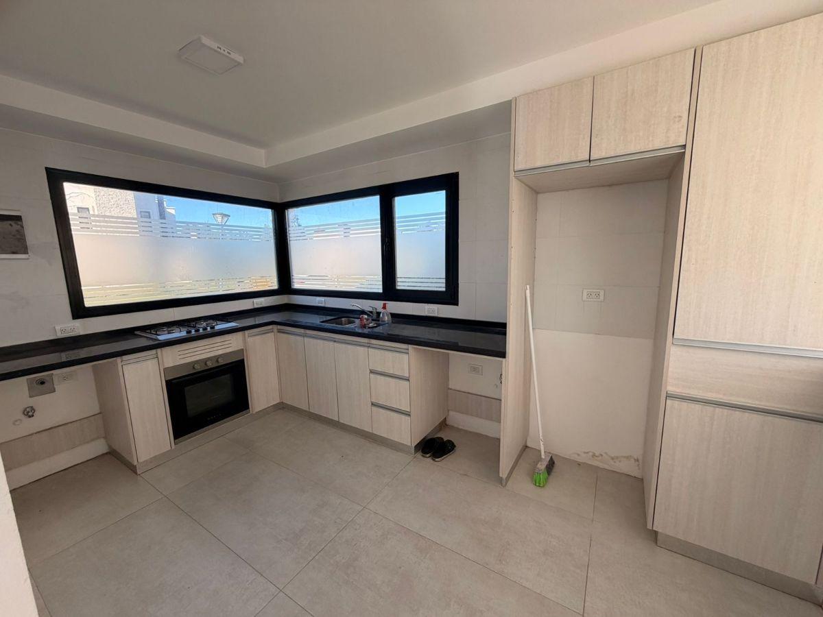 Foto de 24 meses alquiler chalet 4 amb en rumenco joven, imagen 1