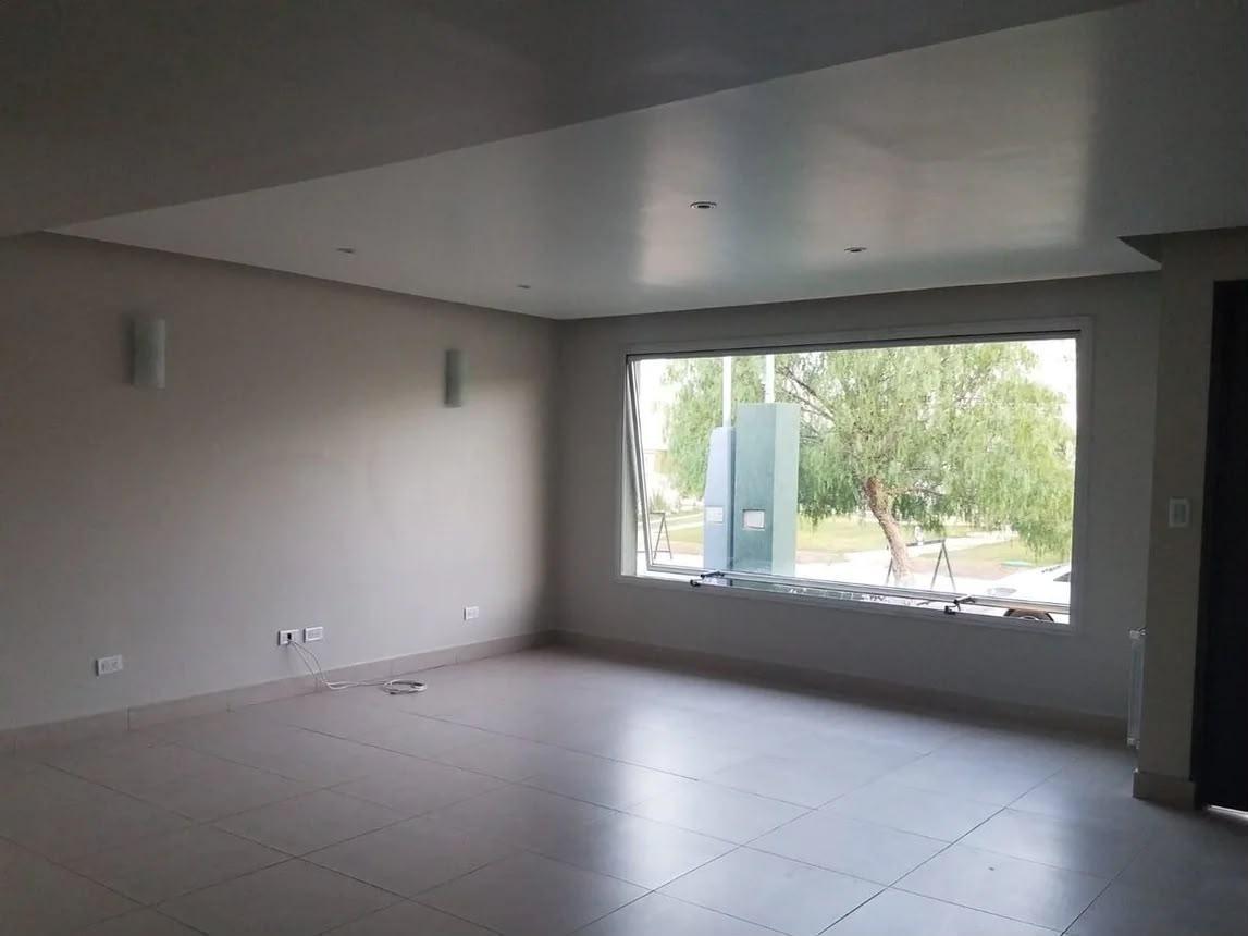 Foto de CASA EN VENTA — TERRUÑOS DE ARAOZ II, imagen 3