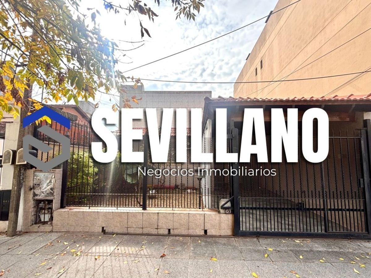 ¡Oportunidad en excelente ubicación! PH con garage, patio y gran potencial en Lomas de Zamora