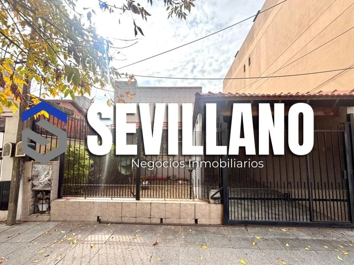 ¡Oportunidad en excelente ubicación! PH con garage, patio y gran potencial en Lomas de Zamora 2