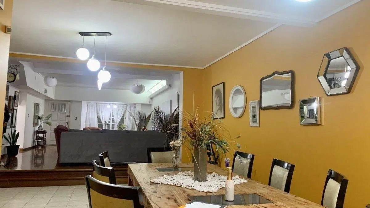Chalet 6 ambientes en venta en hermosa zona 2