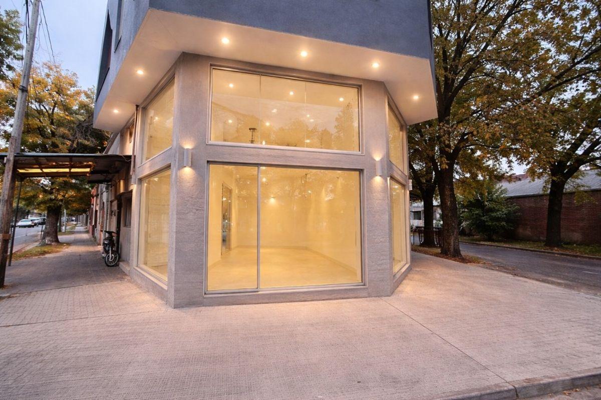 Foto de LOCAL PREMIUM EN ESQUINA 70M2, imagen 1