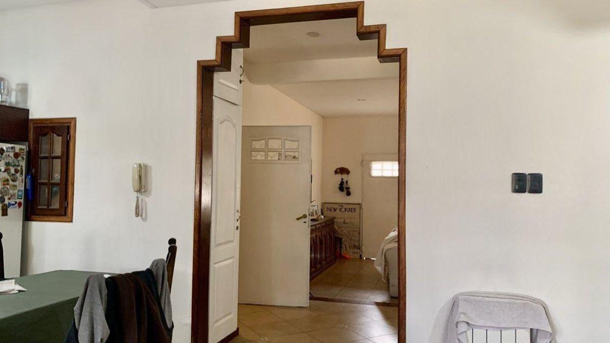 Foto de Casa APTA CREDITO en Venta 5 ambientes con pileta y quincho, imagen 5