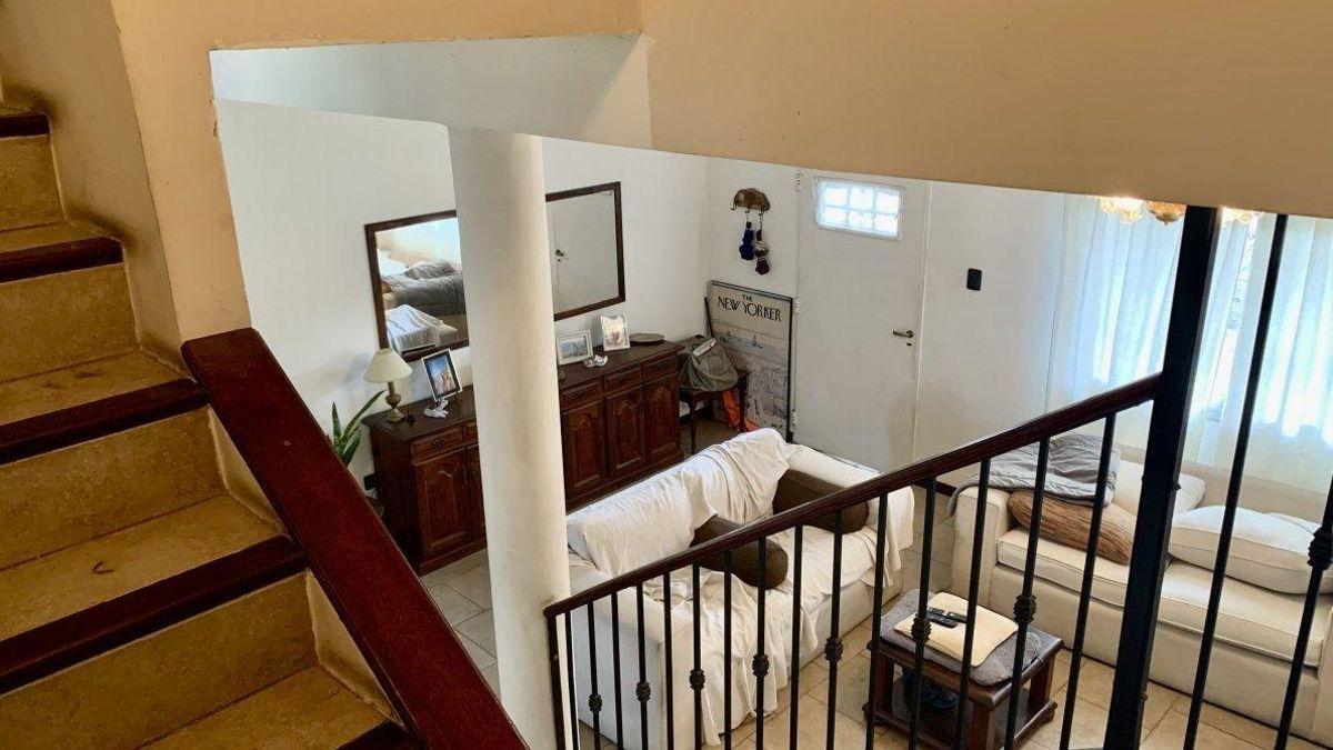 Foto de Casa APTA CREDITO en Venta 5 ambientes con pileta y quincho, imagen 4
