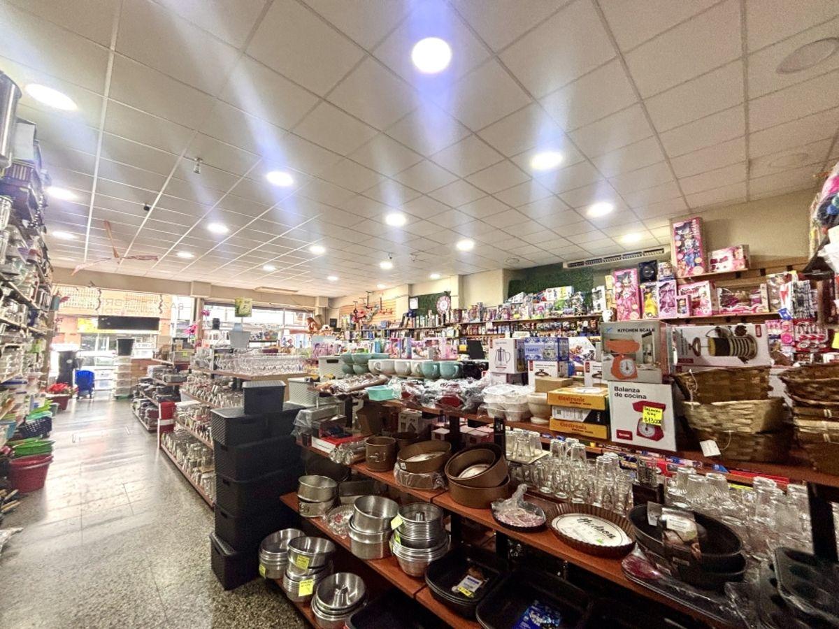 Foto de Local Comercial en Alquiler – 360 m² – Fabián Onsari 1553, Wilde, imagen 1