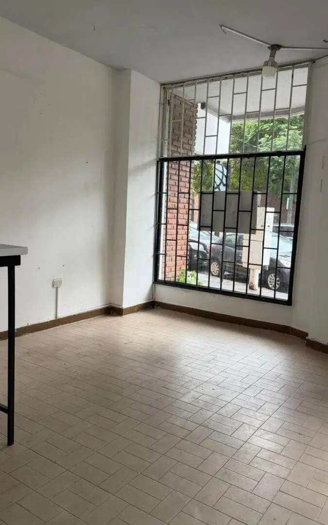 Local comercial en alquiler – Av. Wheelwright 1677, Rosario 5