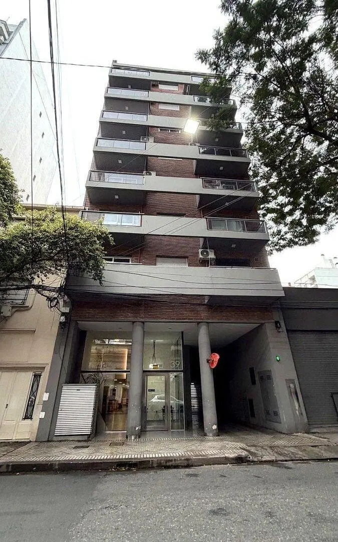 Edificio con pileta y quincho se ofrece en alquiler monoambiente - Balcarce 1449, Rosario 2