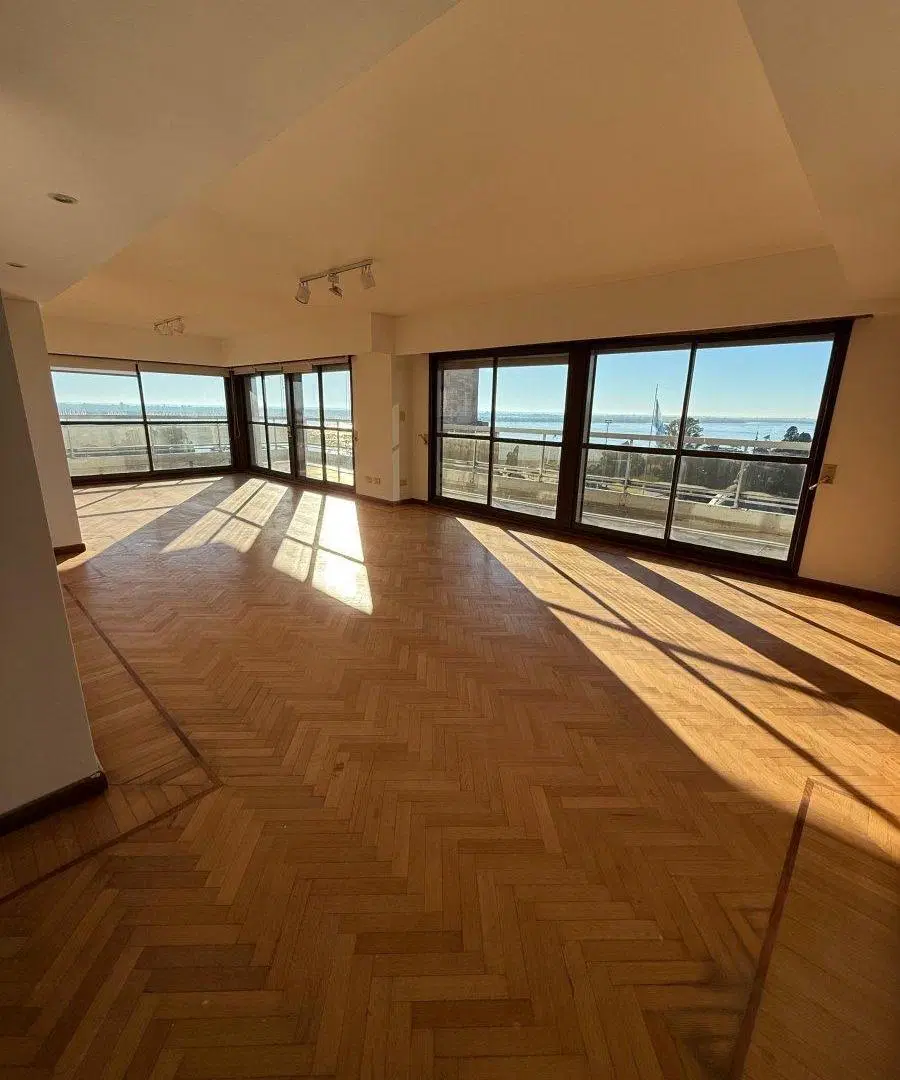Departamento de Categoría en Piso Exclusivo con Vista Franca al Río 3