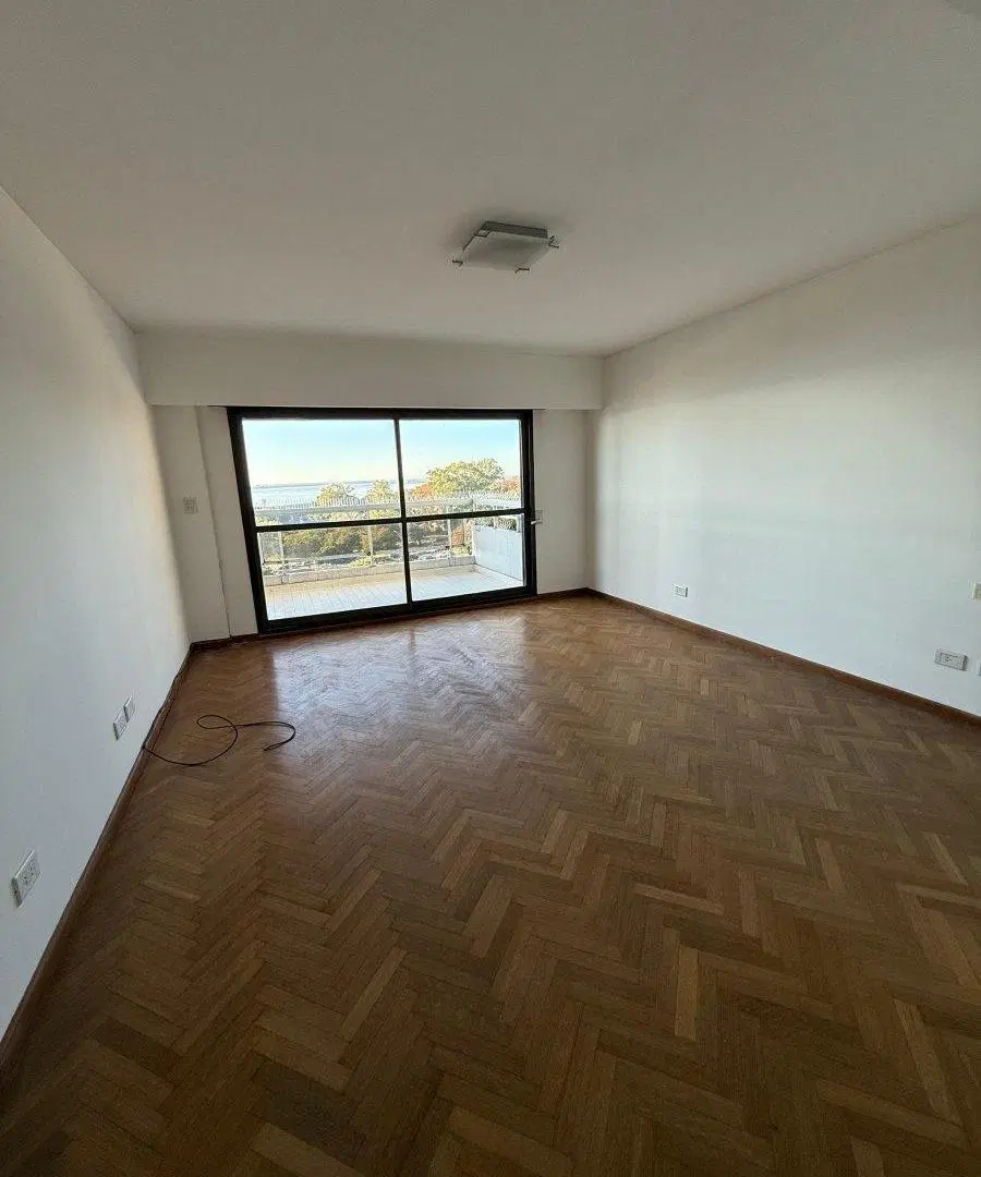 Departamento de Categoría en Piso Exclusivo con Vista Franca al Río 2