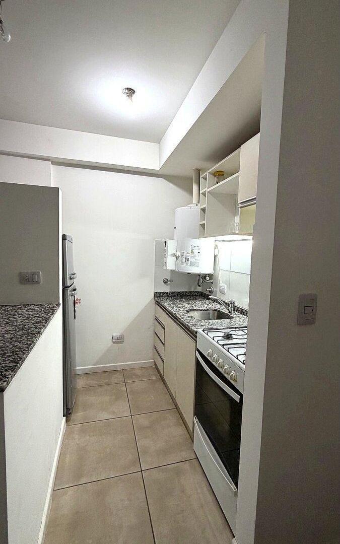 Foto de Edificio con pileta y quincho MONOAMBIENTE EN ALQUILER - Balcarce 1449, Rosario, imagen 2
