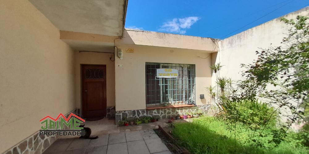 Casa 4 Ambientes con Departamento 3 Ambientes y Local Comercial. 2