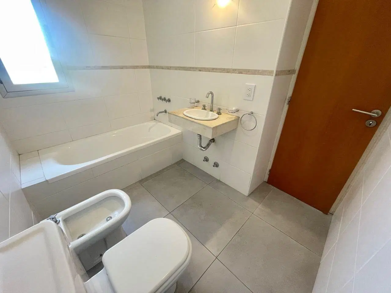 Departamento en Alquiler 3 ambientes con cochera en Ituzaingó 5