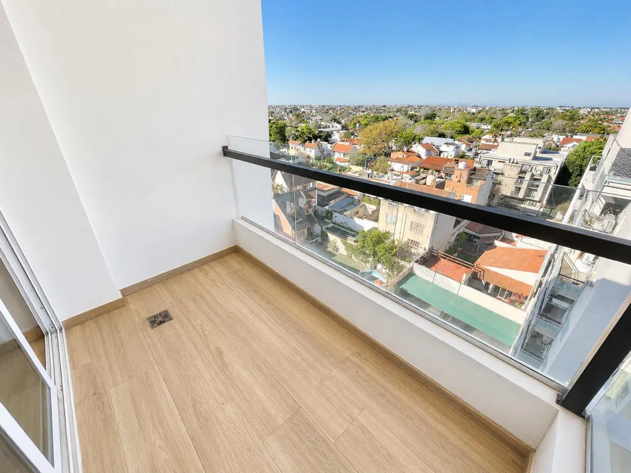 Alquiler Departamento 2 ambientes con balcón en Haedo 2