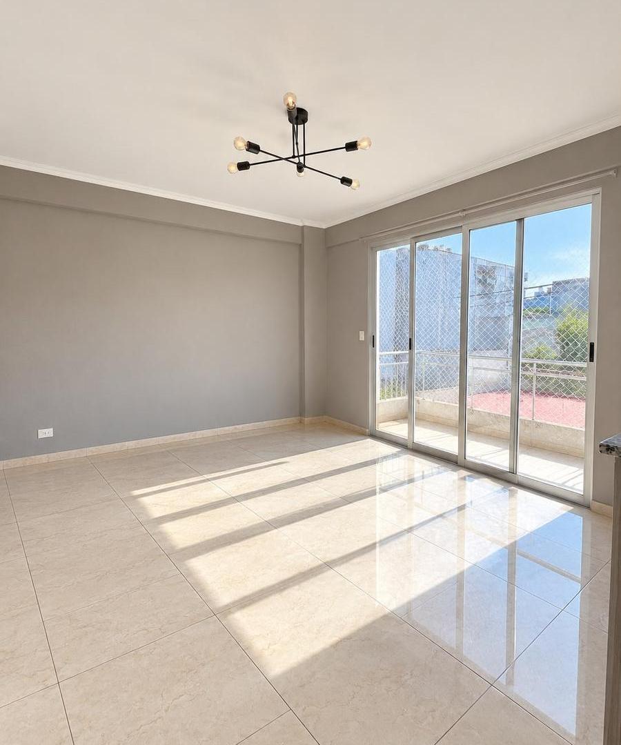 Foto de Departamento 2 ambientes con balcón y cochera en Morón, imagen 5