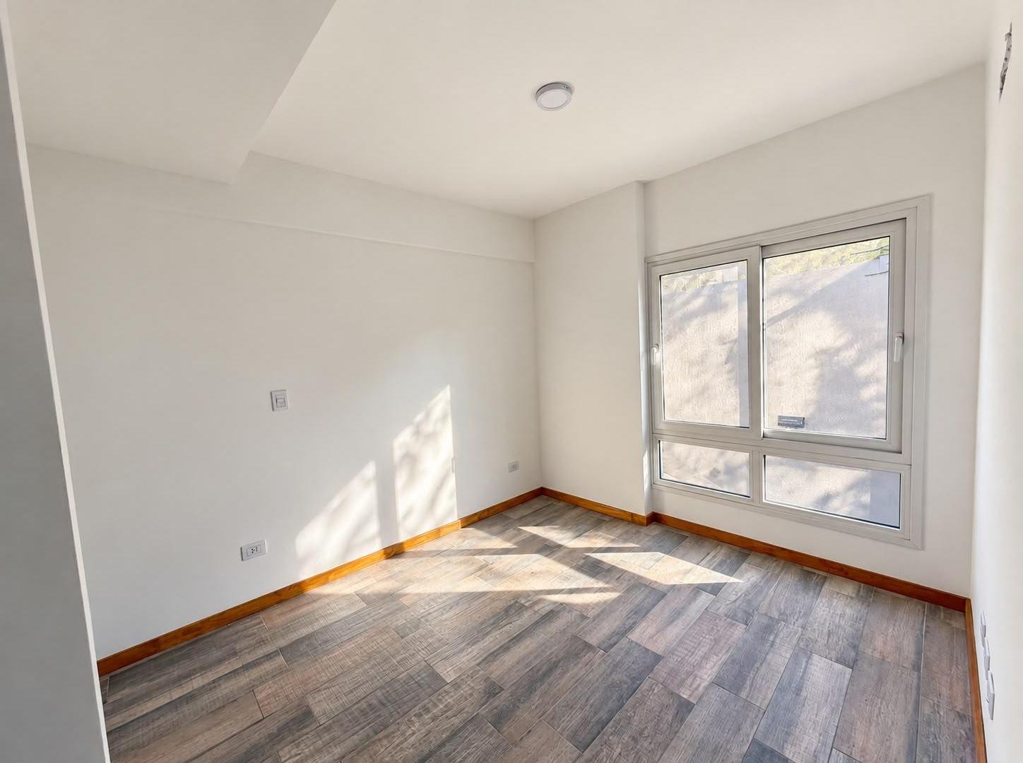Foto de Departamento 2 ambientes con balcón y cochera en Ituzaingó, imagen 4