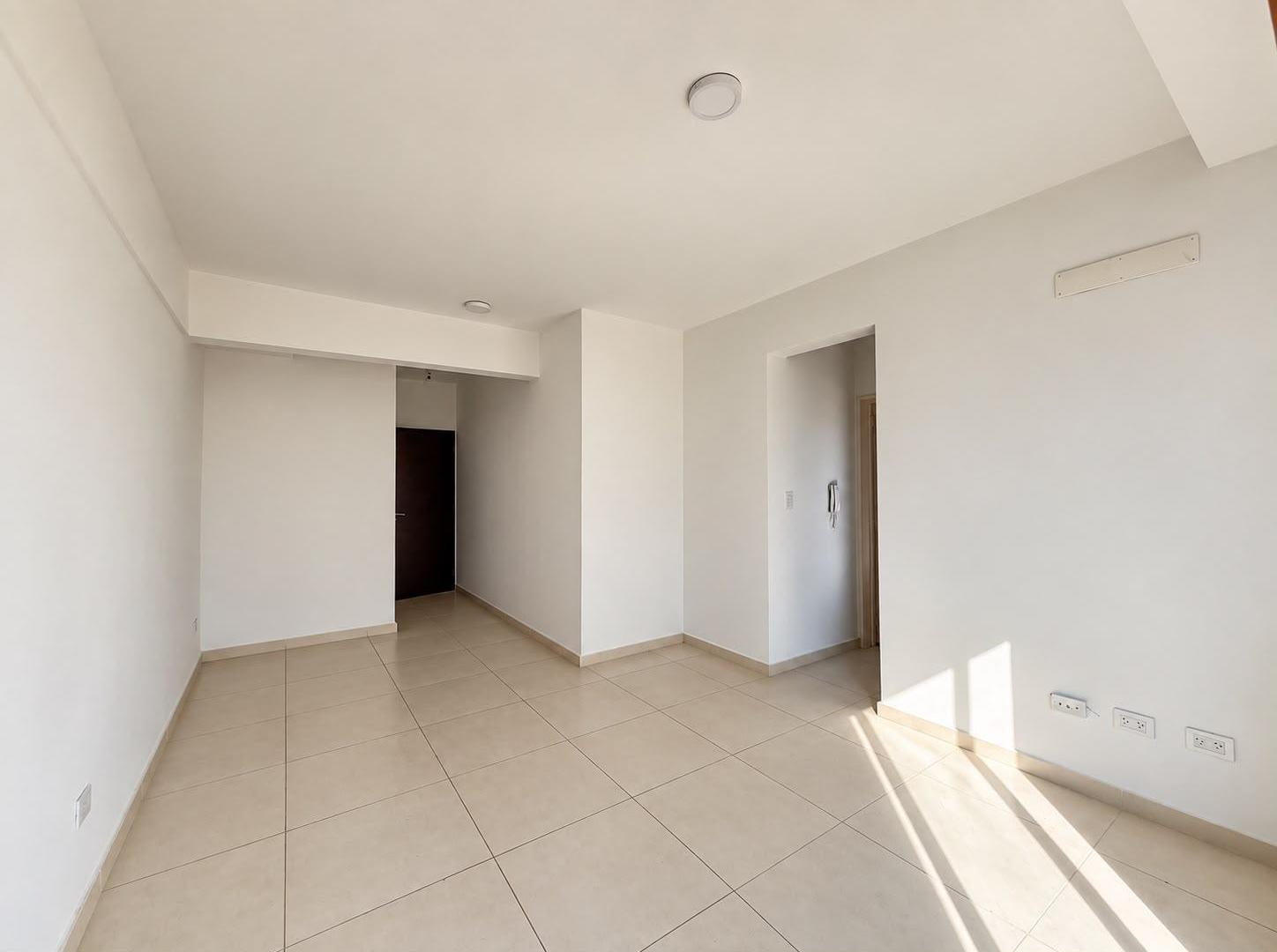 Foto de Departamento 2 ambientes con balcón y cochera en Ituzaingó, imagen 2