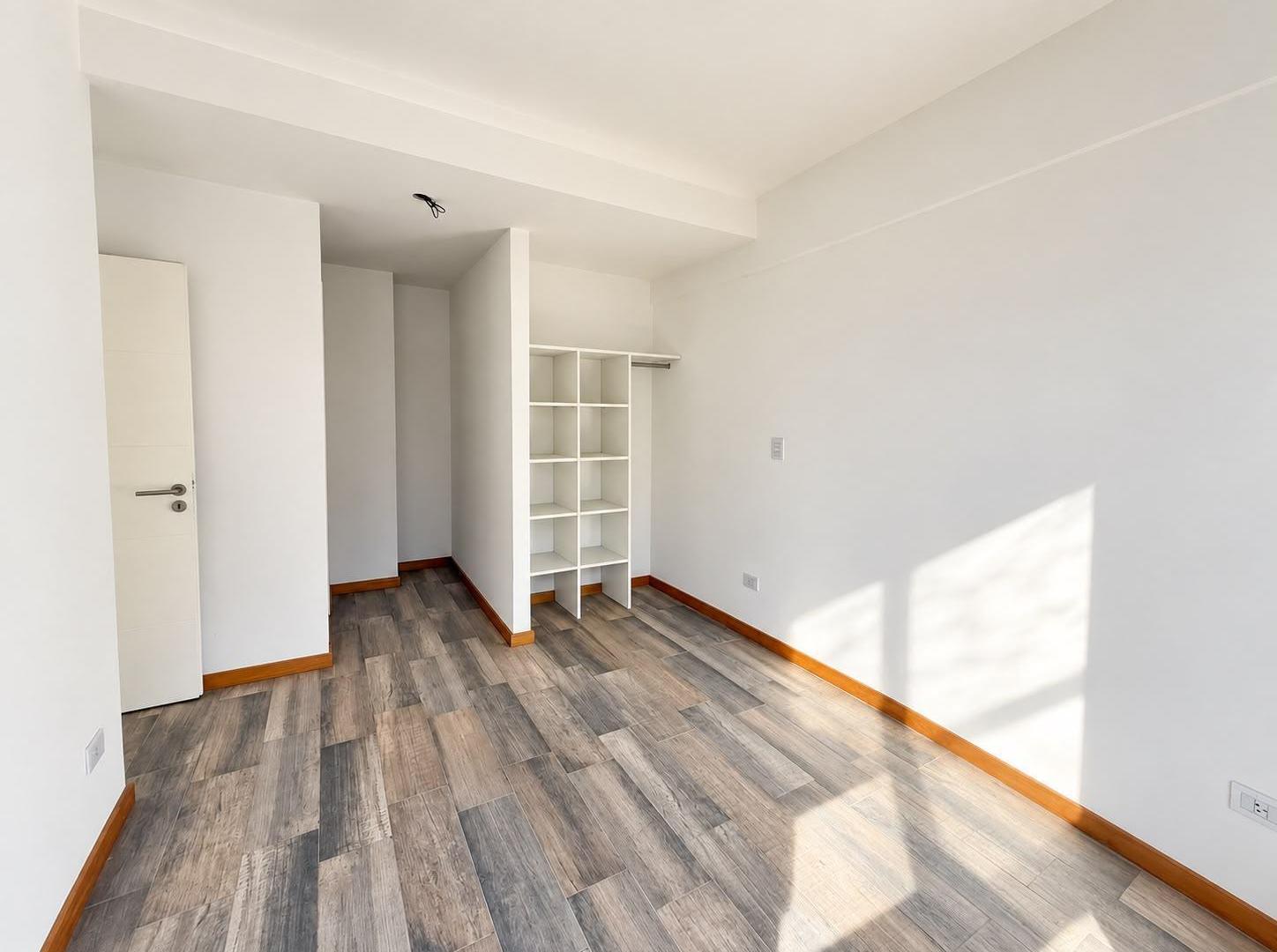 Foto de Departamento 2 ambientes con balcón y cochera en Ituzaingó, imagen 3