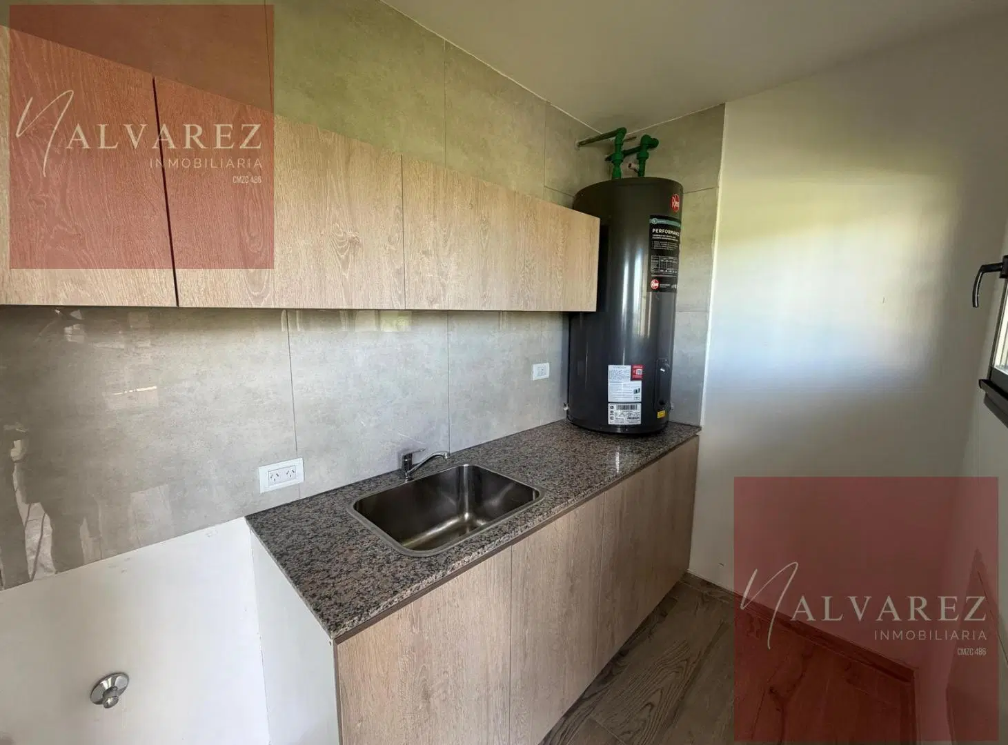Moderna Casa en Haras Santa María El Molino con Pileta, Parrilla, tres dormitorios. 4