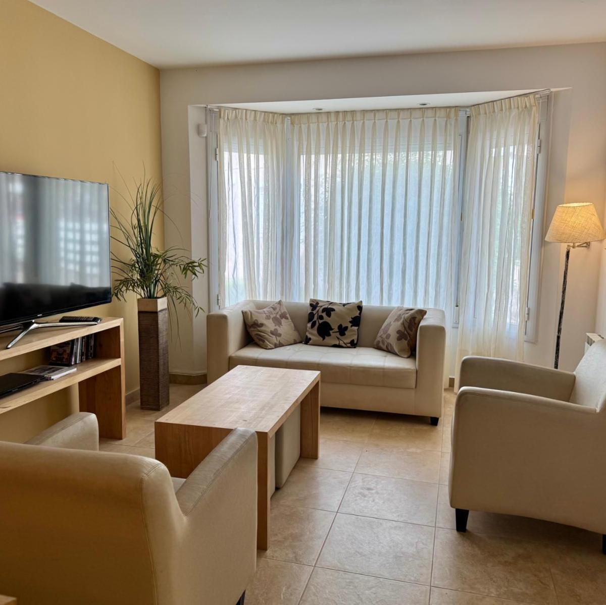 Excelente Dúplex Monte Hermoso del Este 2